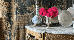 Waarom wandtapijten ineens overal opduiken